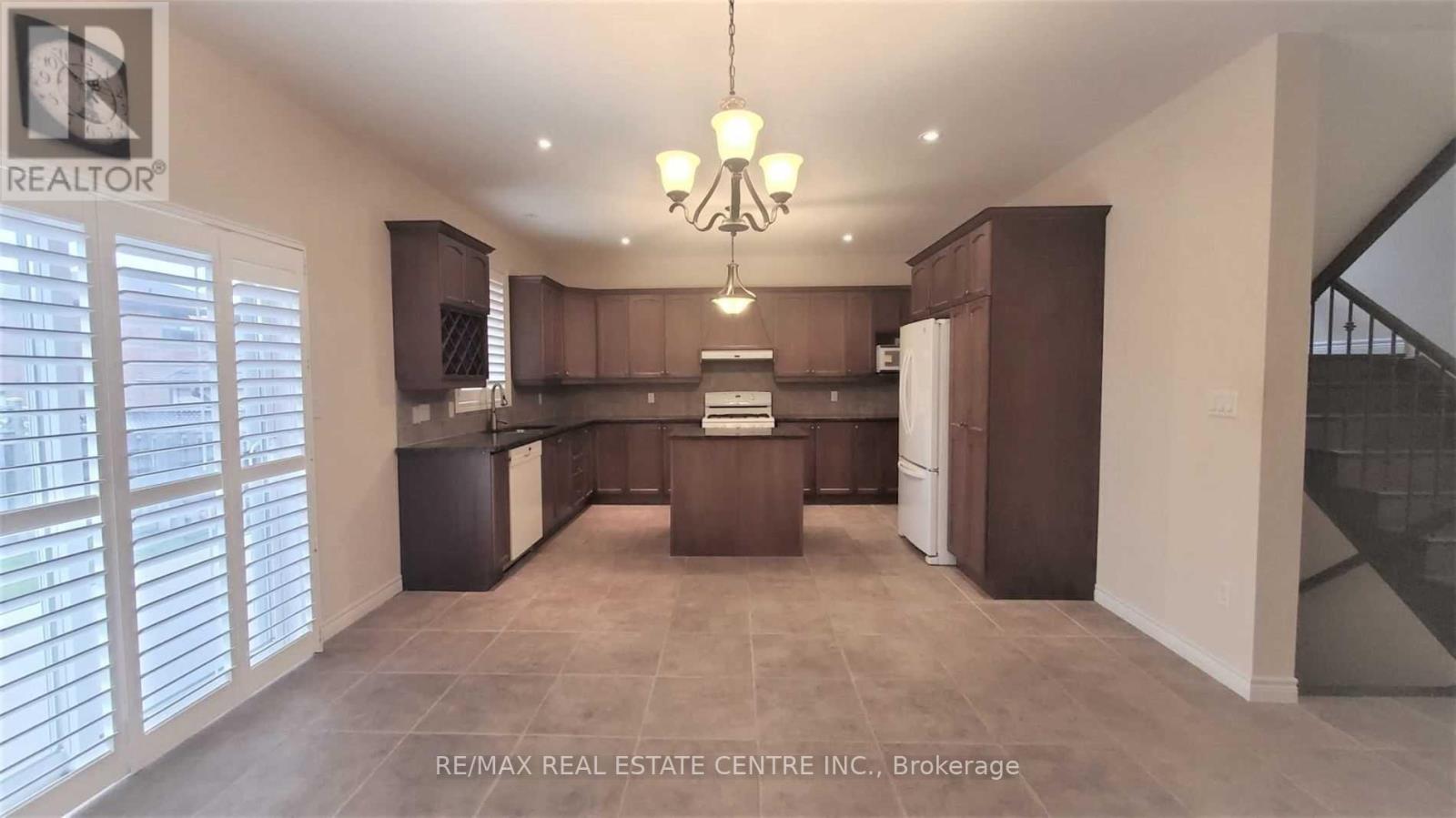Upper Portion - 15 Sasha Court, Hamilton, Ontario  L8E 0A3 - Photo 10 - X13146414