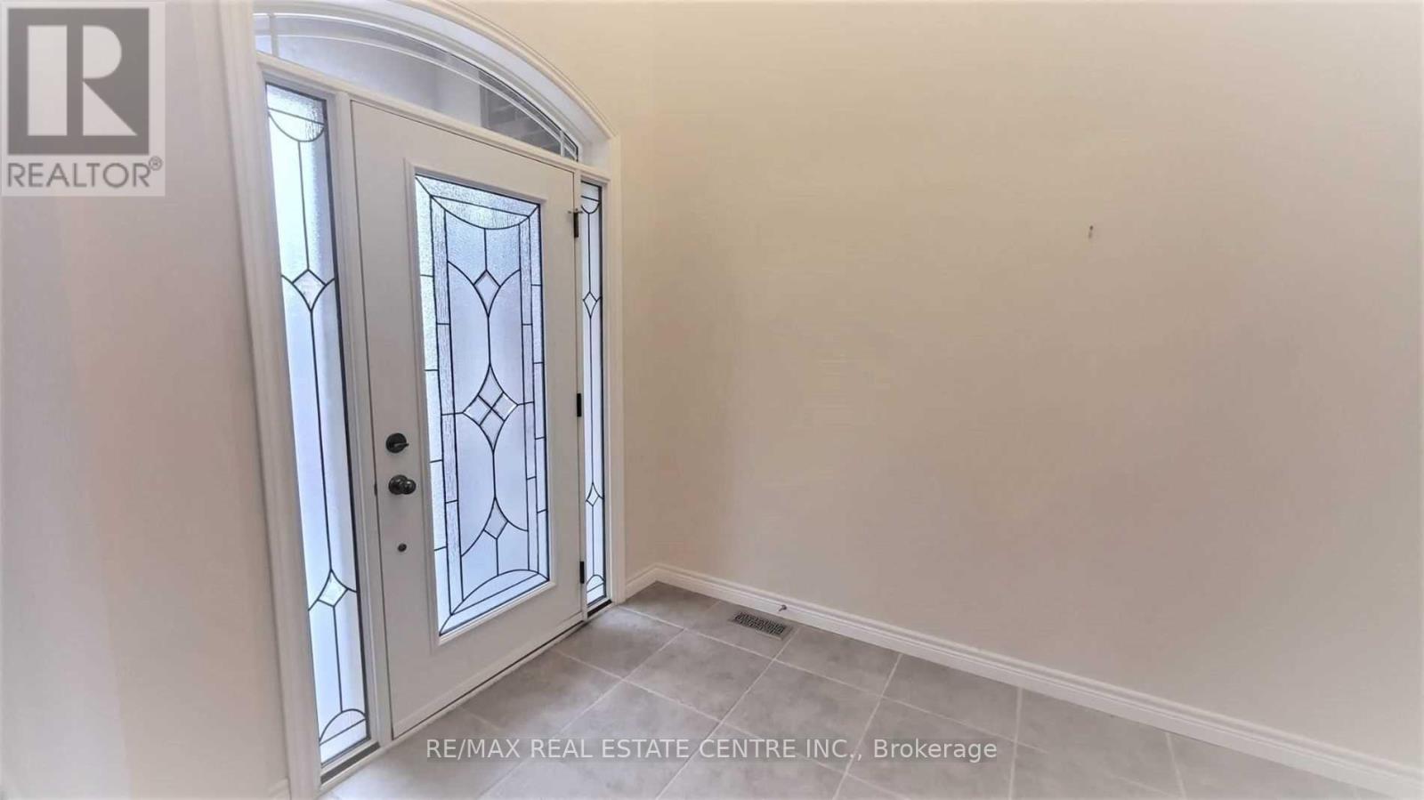 Upper Portion - 15 Sasha Court, Hamilton, Ontario  L8E 0A3 - Photo 2 - X13146414