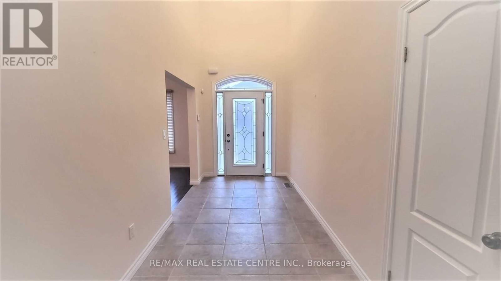 Upper Portion - 15 Sasha Court, Hamilton, Ontario  L8E 0A3 - Photo 3 - X13146414
