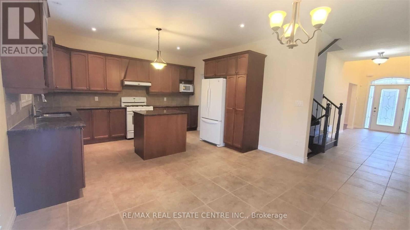 Upper Portion - 15 Sasha Court, Hamilton, Ontario  L8E 0A3 - Photo 7 - X13146414