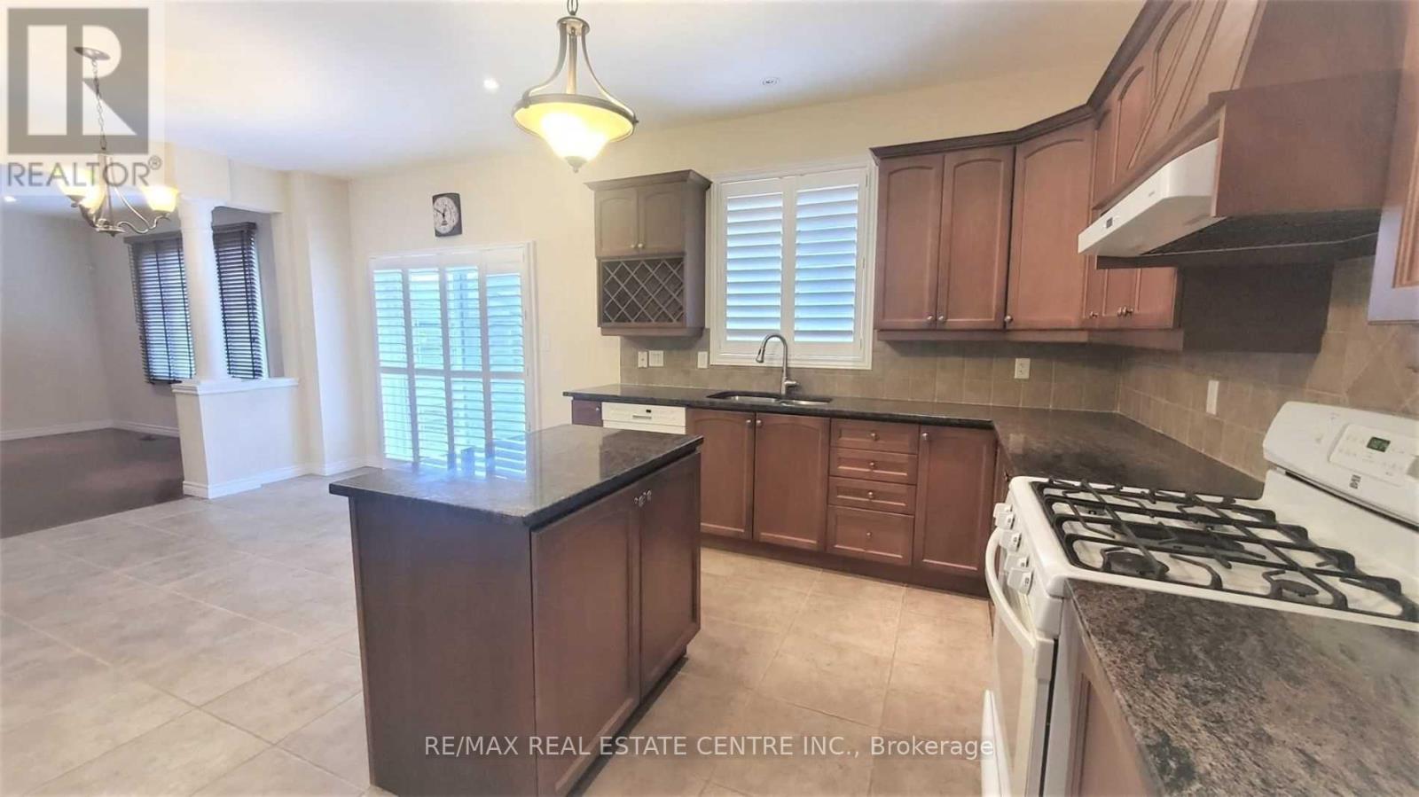 Upper Portion - 15 Sasha Court, Hamilton, Ontario  L8E 0A3 - Photo 8 - X13146414
