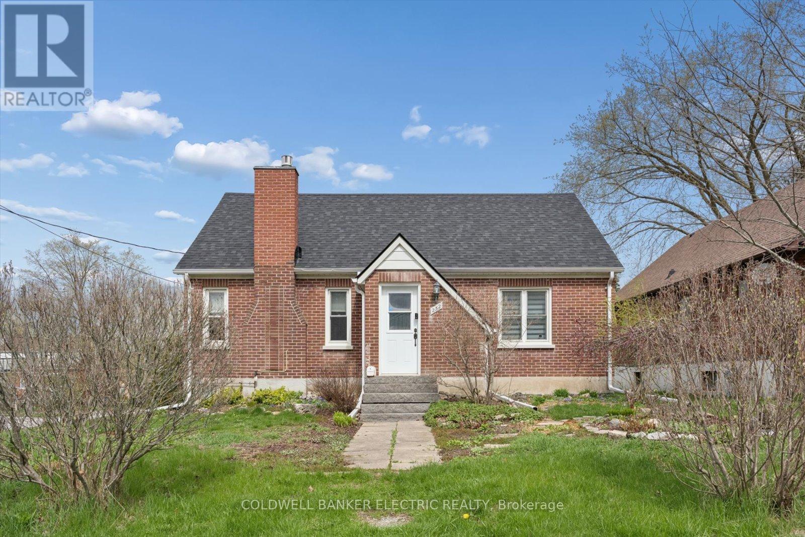 252 Aberdeen Avenue, Peterborough, Ontario  K9H 4W9 - Photo 1 - X13146518