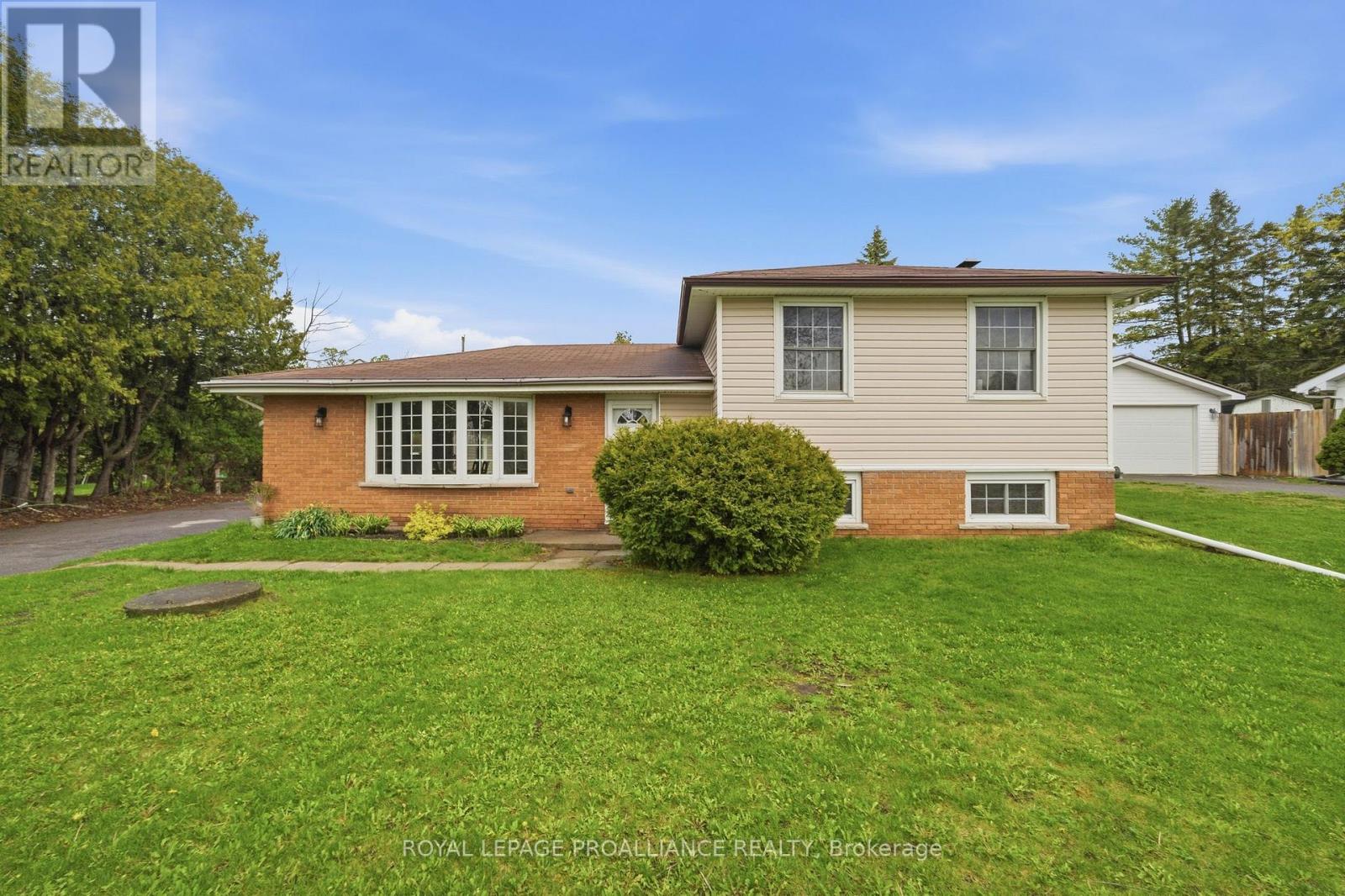 584 Whites Road, Quinte West, Ontario  K8V 5P8 - Photo 2 - X13146600