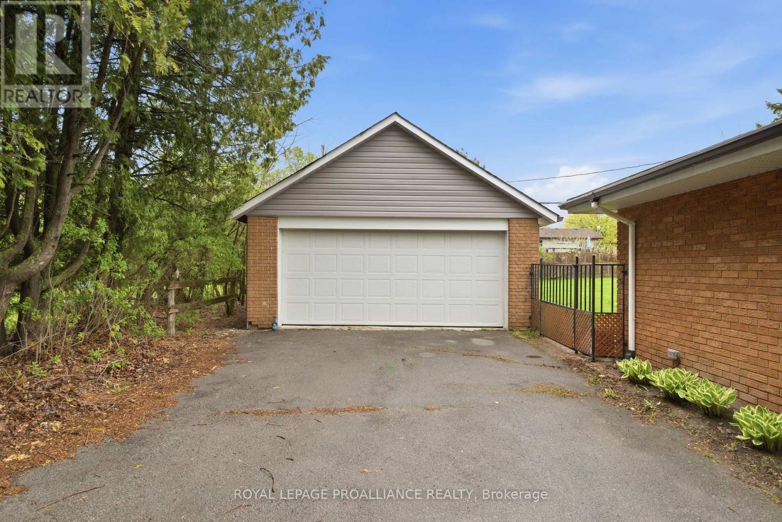 584 Whites Road, Quinte West, Ontario  K8V 5P8 - Photo 37 - X13146600