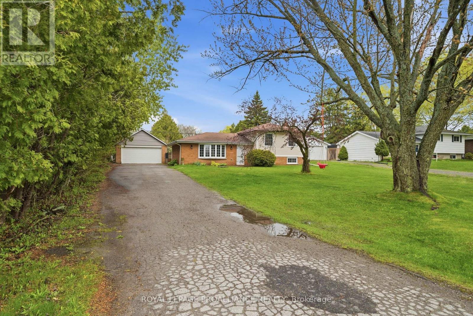 584 Whites Road, Quinte West, Ontario  K8V 5P8 - Photo 4 - X13146600