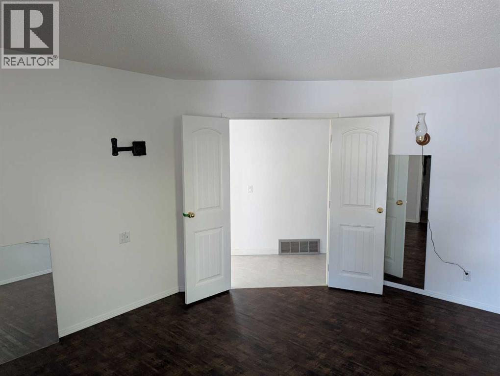 6210 53 Avenue, Camrose, Alberta  T4V 4H4 - Photo 11 - A2304576
