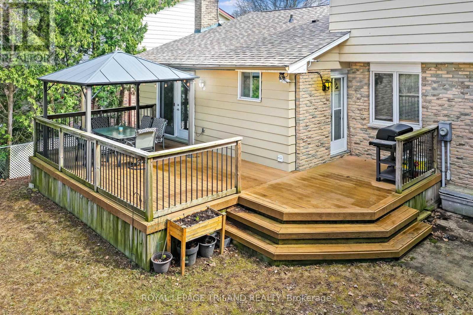 392 Village Green Avenue, London South, Ontario  N6J 3Z8 - Photo 37 - X13146582