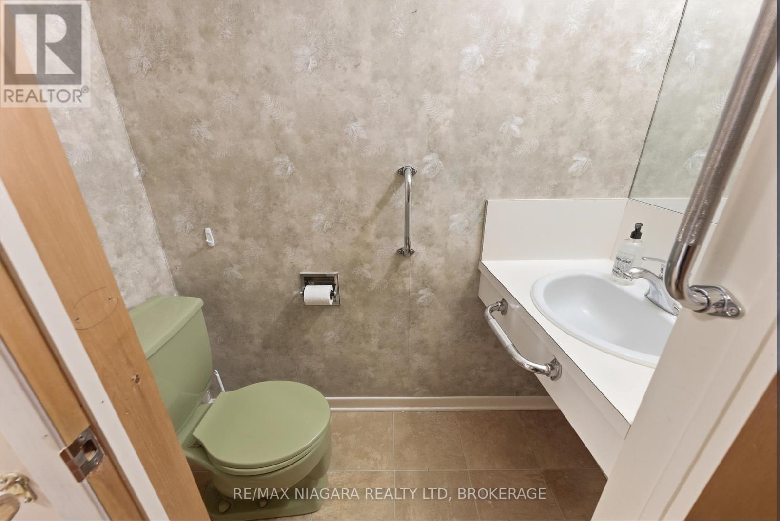 61 Melrose Drive, Niagara-On-The-Lake, Ontario  L0S 1J0 - Photo 12 - X13146540