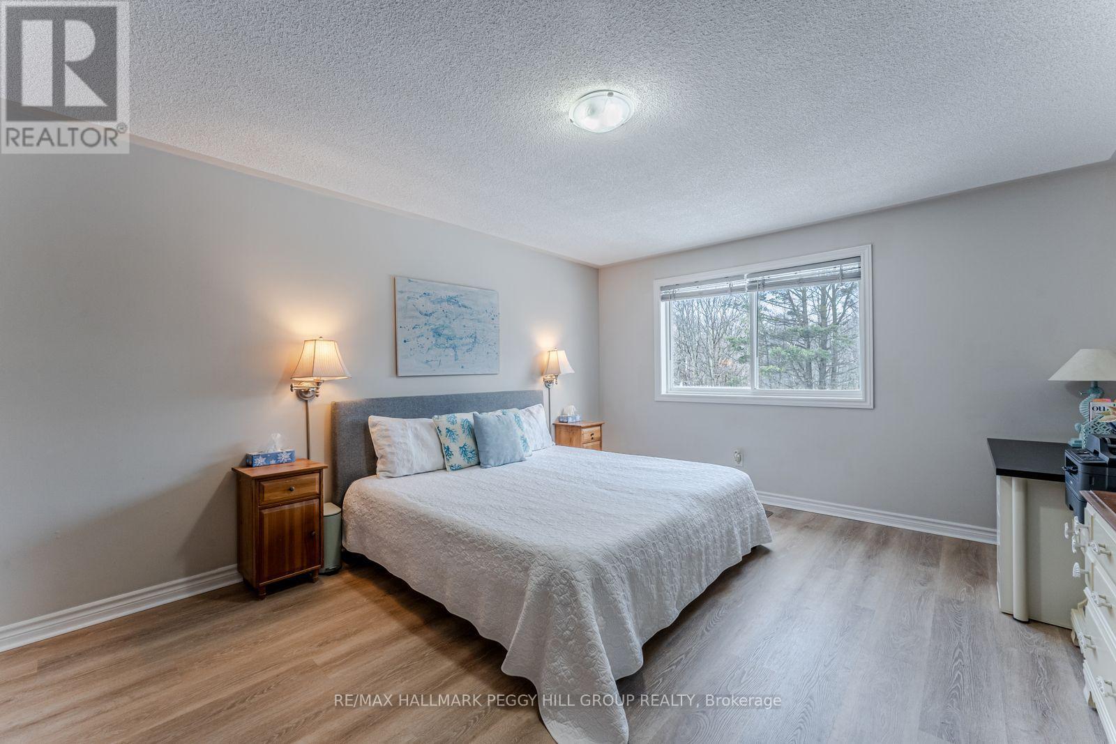 26 Kenwell Crescent, Barrie, Ontario  L4N 0A4 - Photo 12 - S12921028