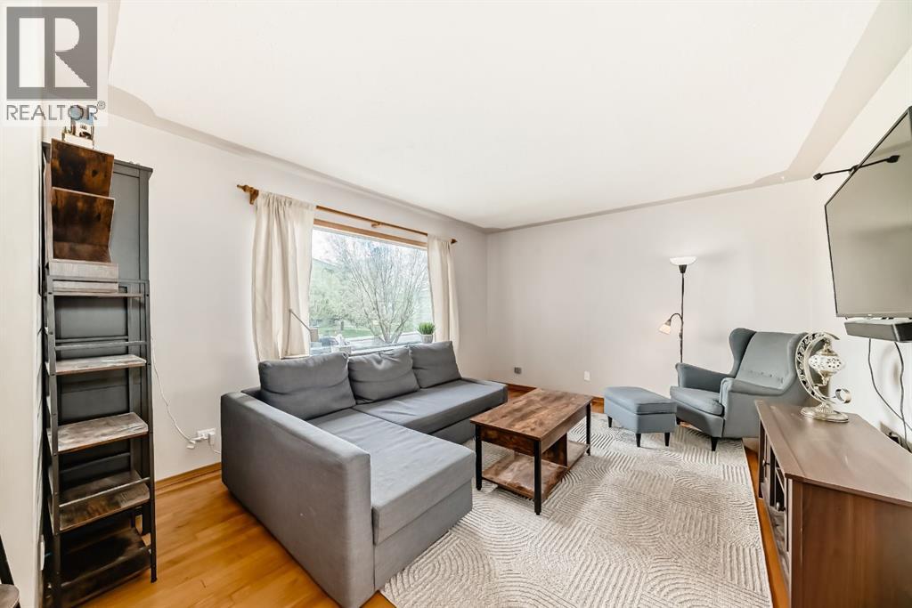 3919 Centre B Street NW, Calgary, Alberta  T2K 0W3 - Photo 2 - A2310368