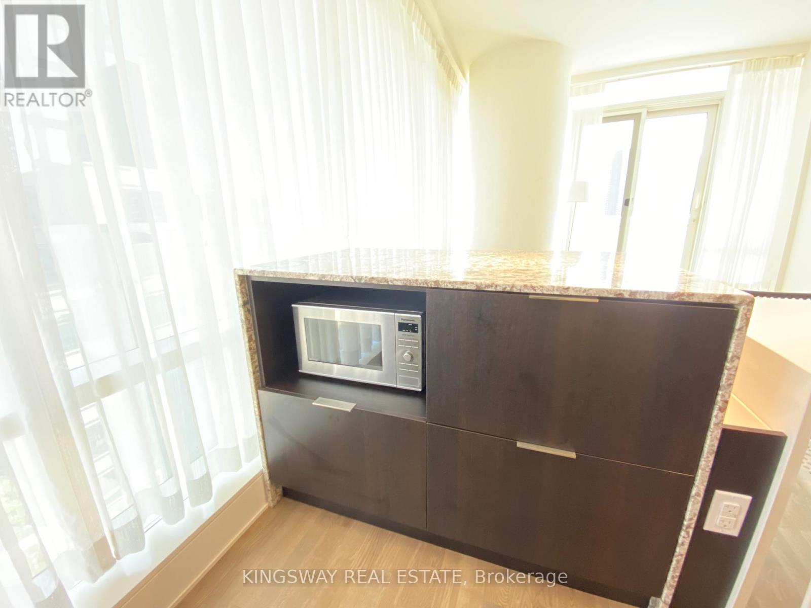 1004 - 1 Bloor Street E, Toronto, Ontario  M4W 0A8 - Photo 16 - C13146492