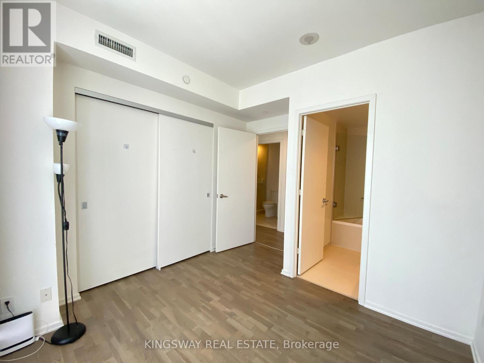 1004 - 1 Bloor Street E, Toronto, Ontario  M4W 0A8 - Photo 5 - C13146492