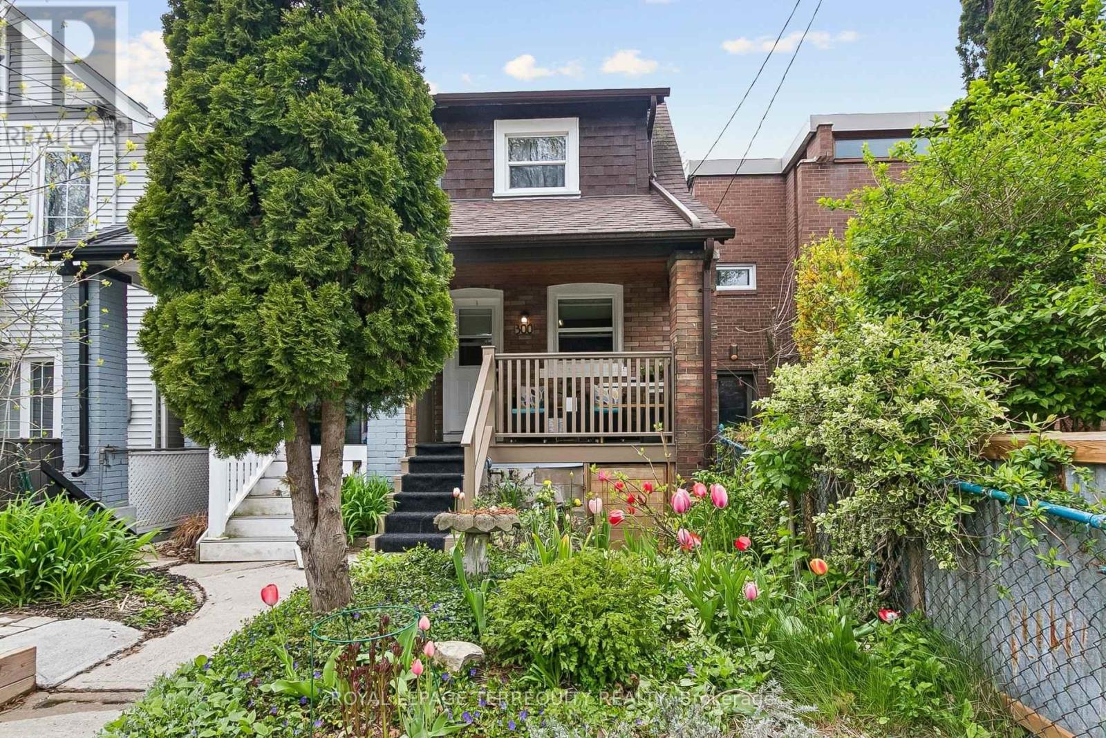 300 Rhodes Avenue, Toronto, Ontario  M4L 3A3 - Photo 1 - E13146616