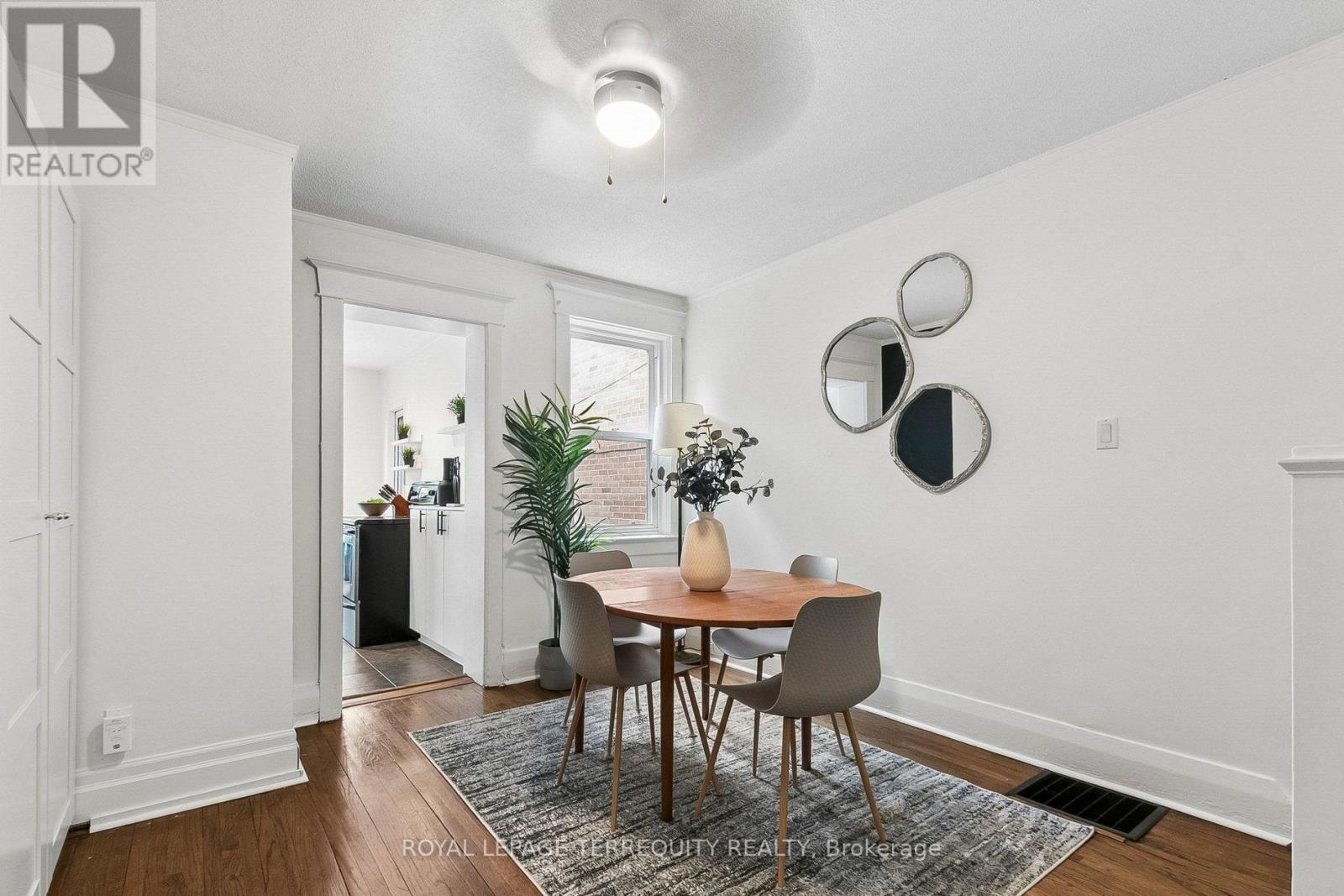 300 Rhodes Avenue, Toronto, Ontario  M4L 3A3 - Photo 14 - E13146616