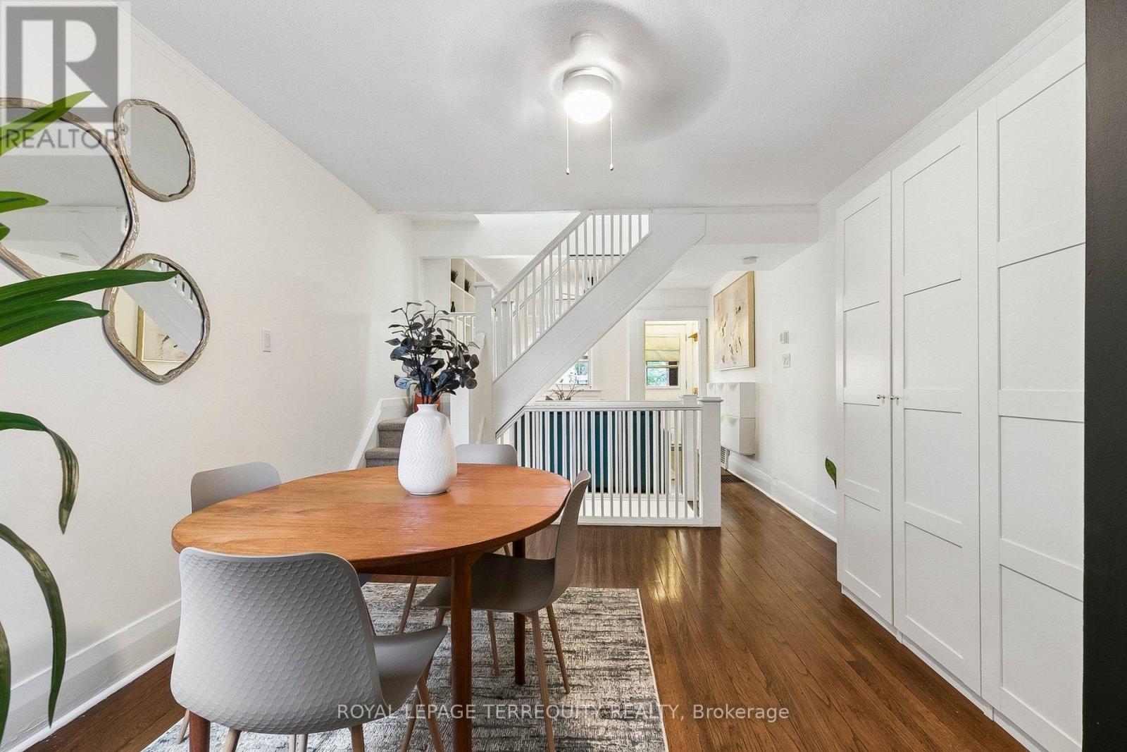 300 Rhodes Avenue, Toronto, Ontario  M4L 3A3 - Photo 17 - E13146616