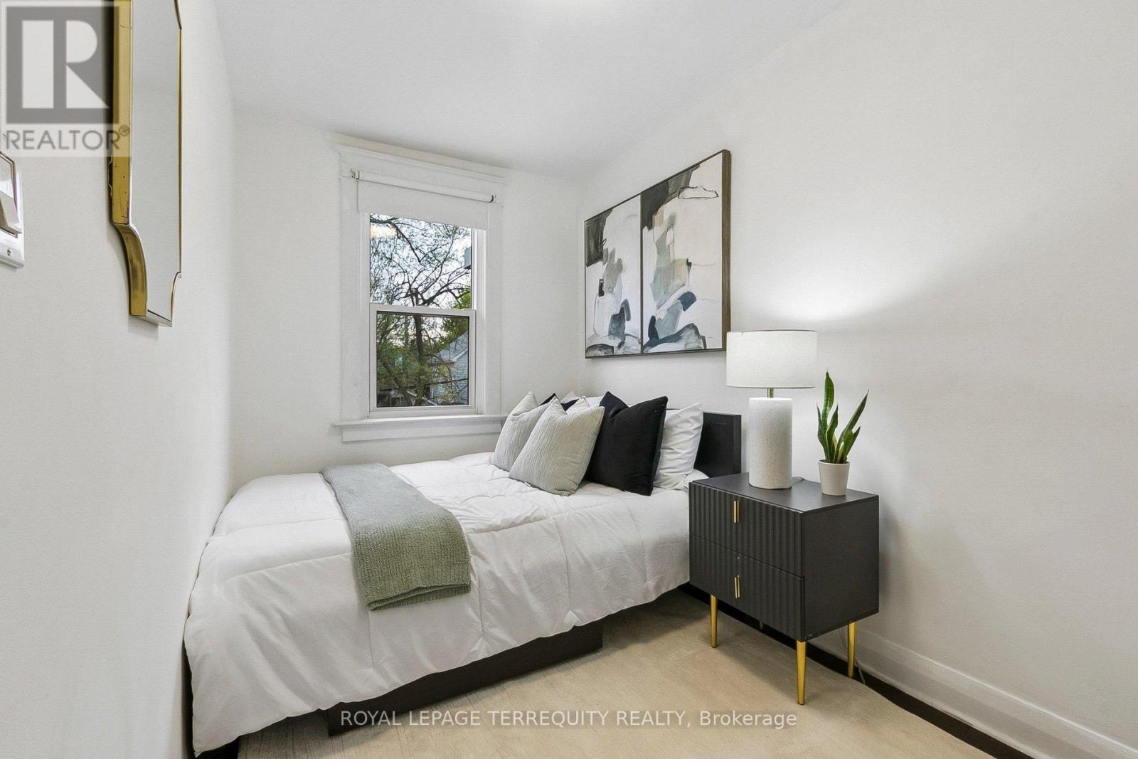 300 Rhodes Avenue, Toronto, Ontario  M4L 3A3 - Photo 30 - E13146616