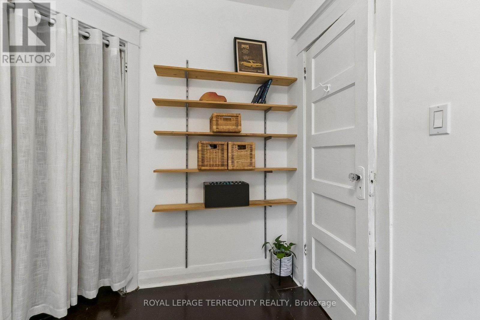 300 Rhodes Avenue, Toronto, Ontario  M4L 3A3 - Photo 32 - E13146616