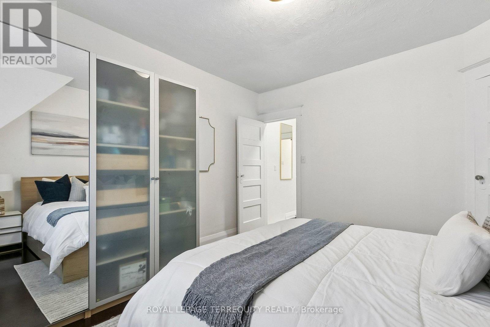300 Rhodes Avenue, Toronto, Ontario  M4L 3A3 - Photo 36 - E13146616