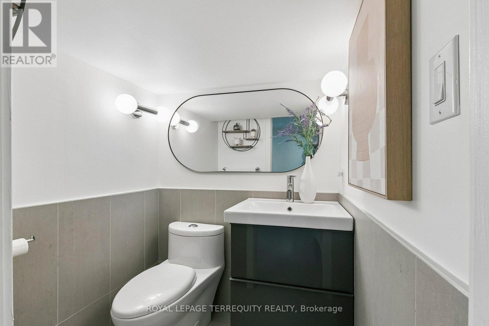 300 Rhodes Avenue, Toronto, Ontario  M4L 3A3 - Photo 42 - E13146616
