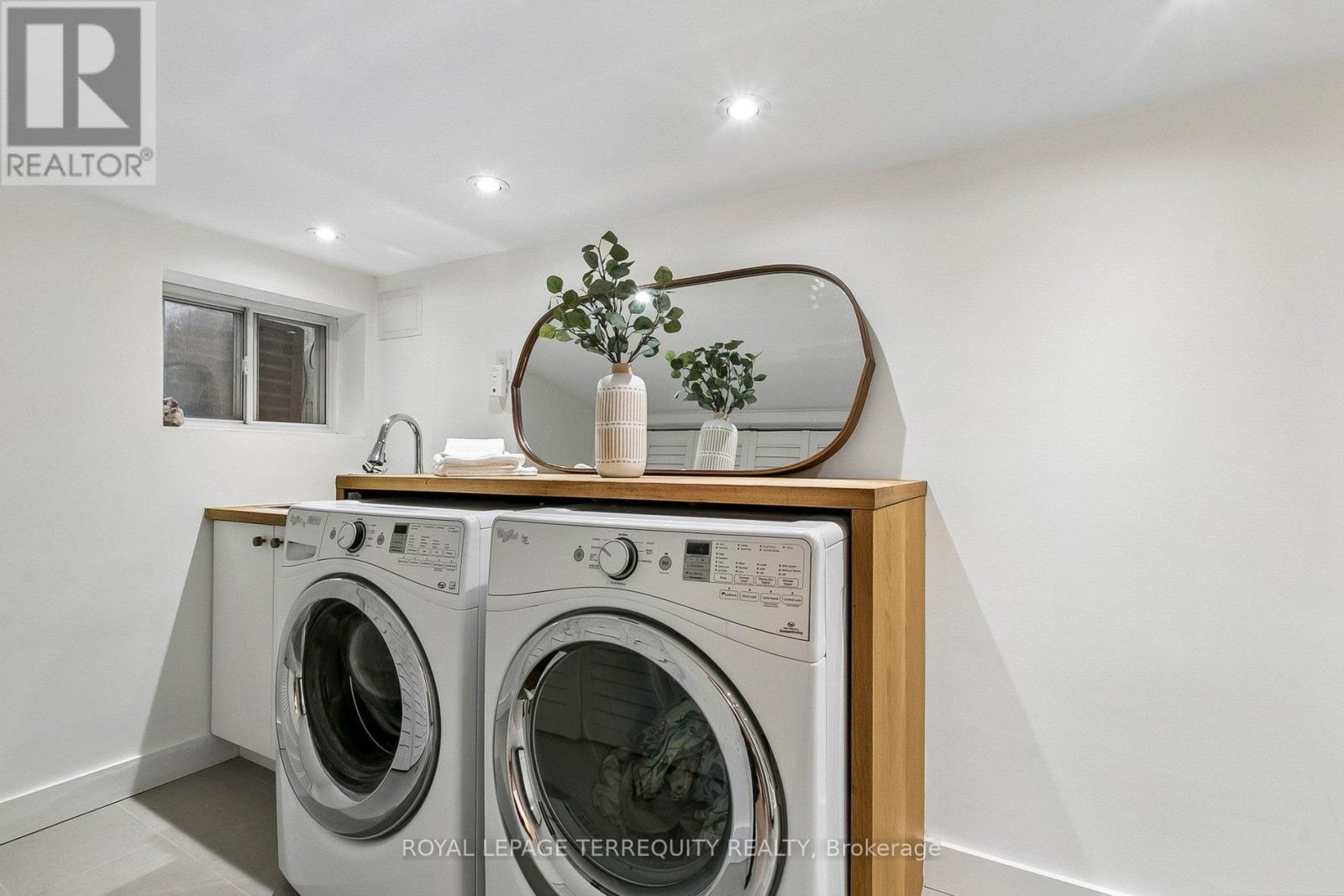 300 Rhodes Avenue, Toronto, Ontario  M4L 3A3 - Photo 43 - E13146616