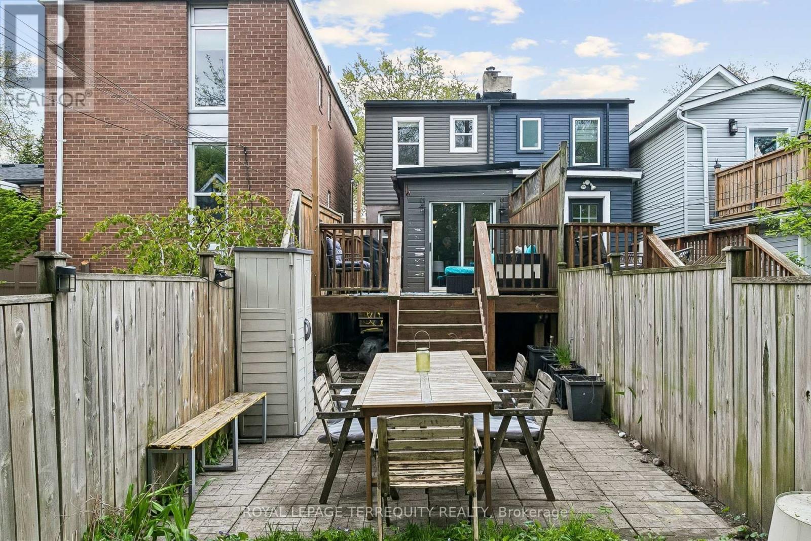 300 Rhodes Avenue, Toronto, Ontario  M4L 3A3 - Photo 47 - E13146616