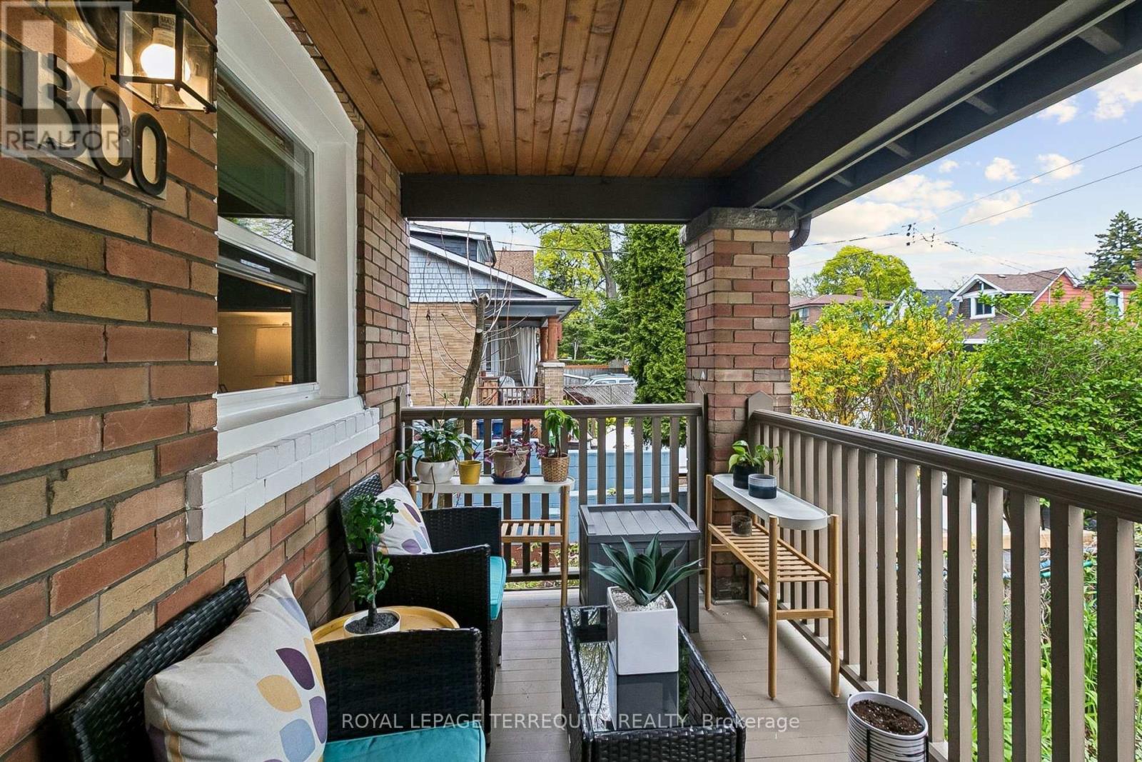 300 Rhodes Avenue, Toronto, Ontario  M4L 3A3 - Photo 6 - E13146616