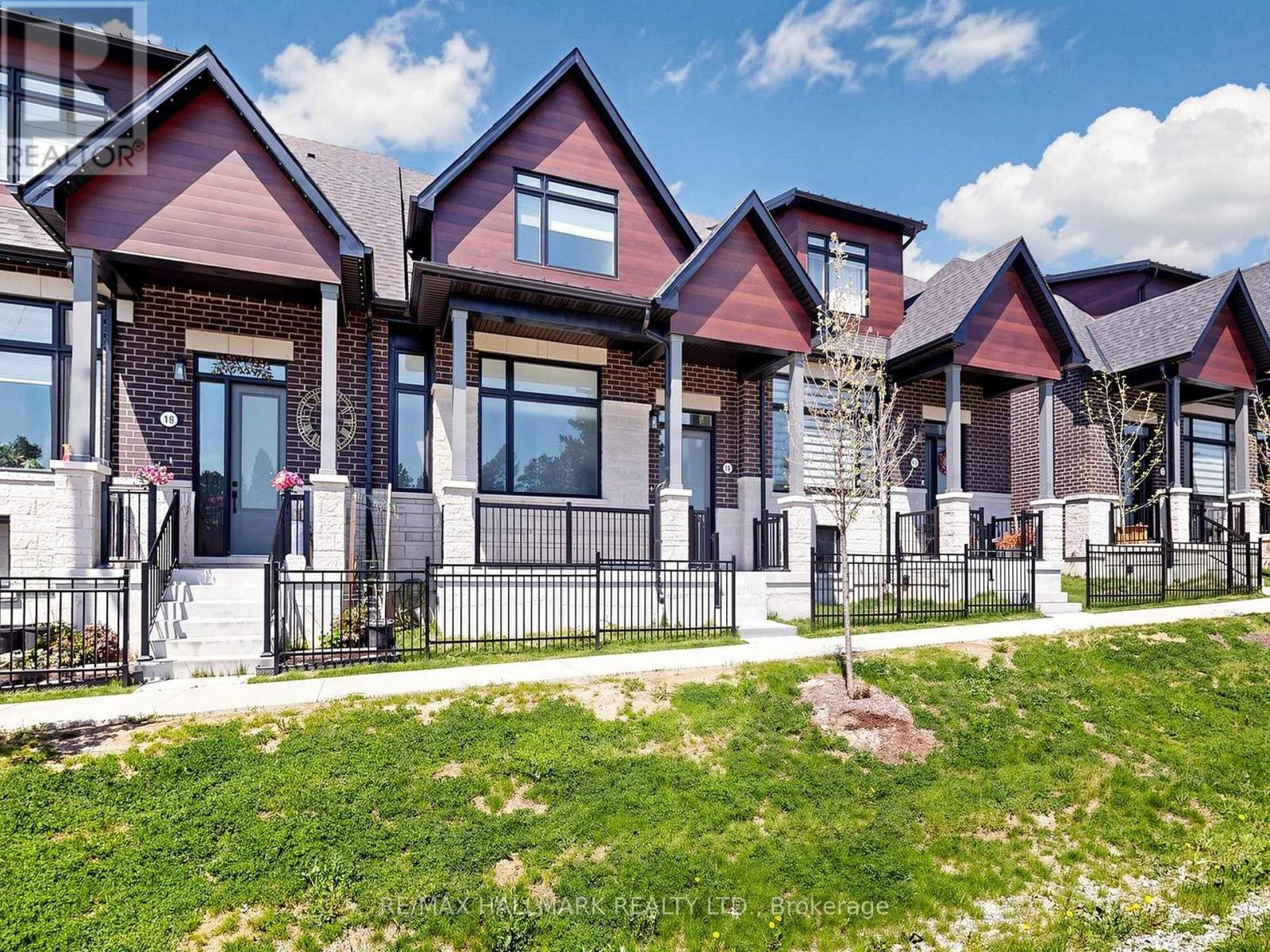 16 VERN ROBERTSON GATE, Uxbridge, Ontario