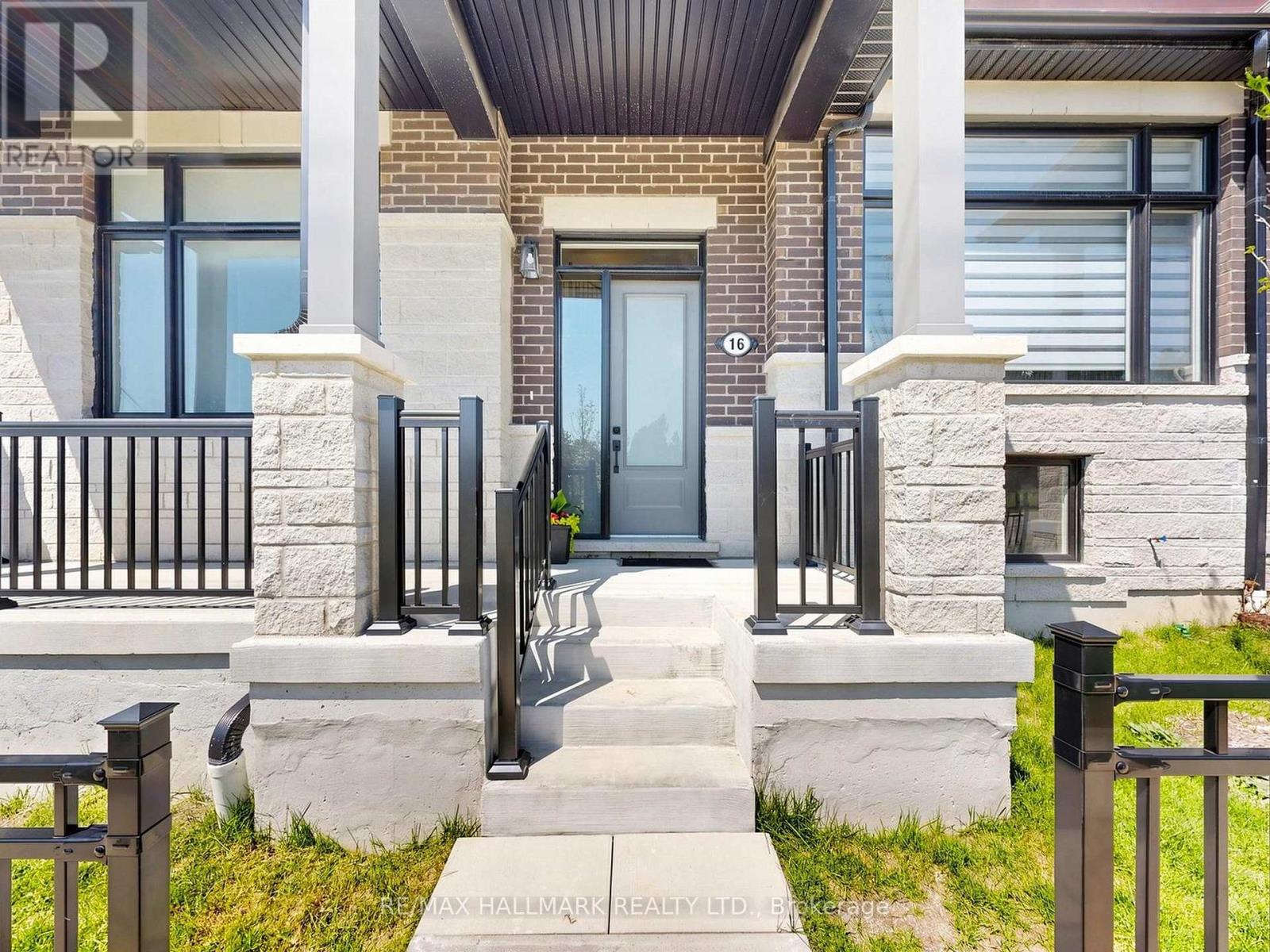 16 Vern Robertson Gate, Uxbridge, Ontario  L9P 0R9 - Photo 3 - N13146548