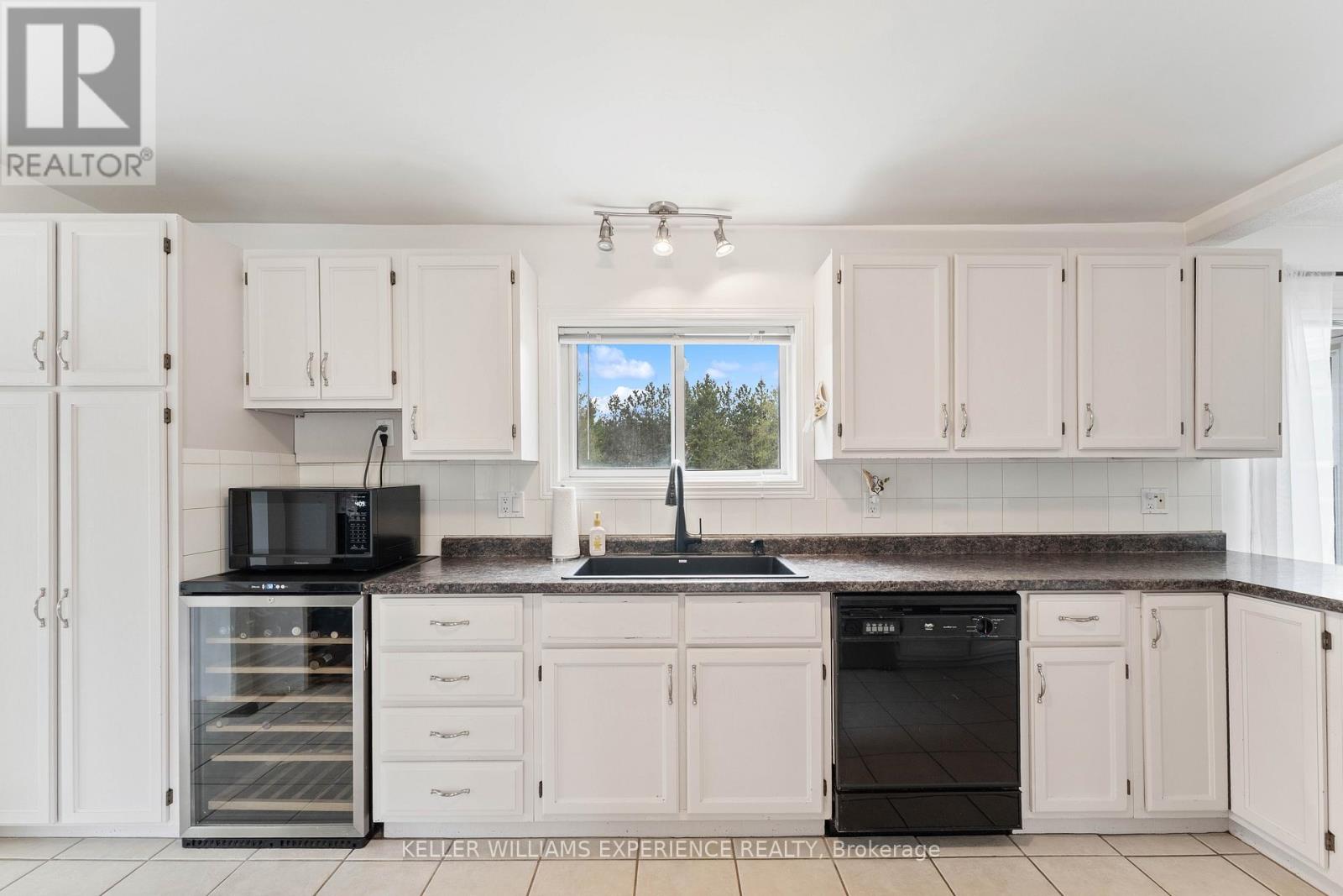 3514 Penetanguishene Road, Oro-Medonte (Craighurst), Ontario  L4M 4Y8 - Photo 11 - S13146568