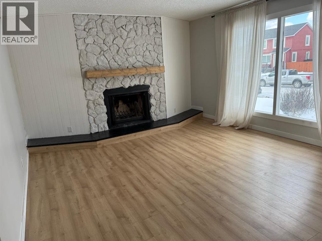 34 Wedow Drive, Whitecourt, Alberta T7S 1B6 - Photo 4 - A2278953