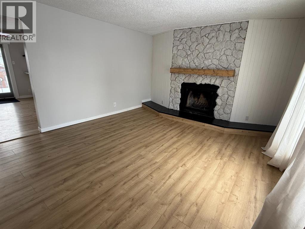 34 Wedow Drive, Whitecourt, Alberta T7S 1B6 - Photo 5 - A2278953