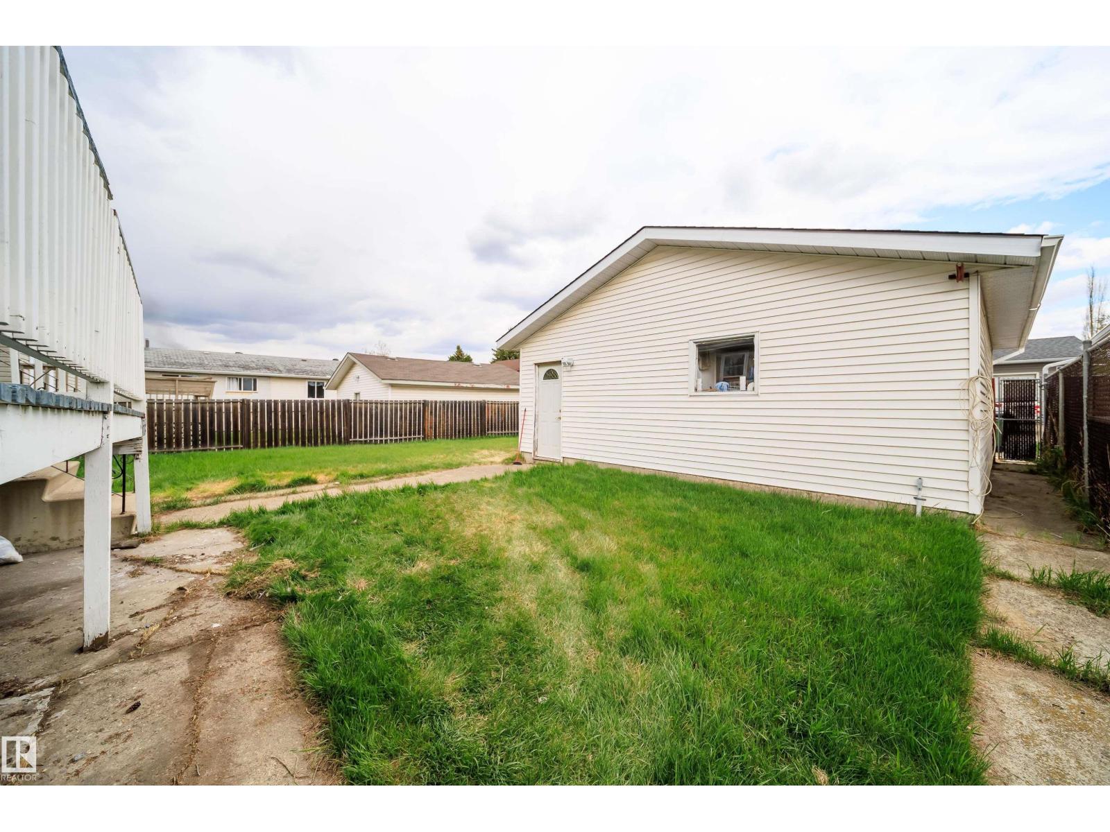 1771 37 St Nw, Edmonton, Alberta  T6L 3G7 - Photo 4 - E4488638