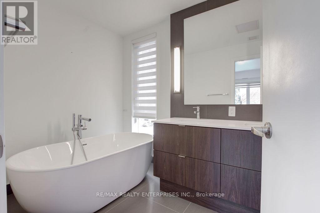 81 High Street E, Mississauga, Ontario  L5G 1K3 - Photo 23 - W13146494