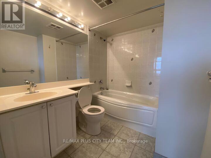 1901 - 55 Strathaven Drive, Mississauga, Ontario  L5R 4G9 - Photo 11 - W13146504