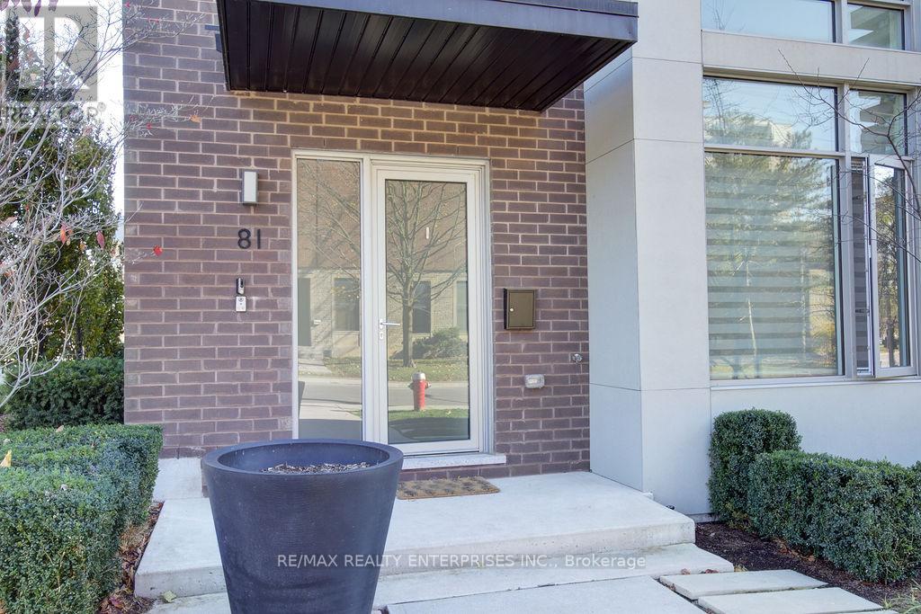 81 High Street E, Mississauga, Ontario  L5G 1K3 - Photo 2 - W13146506