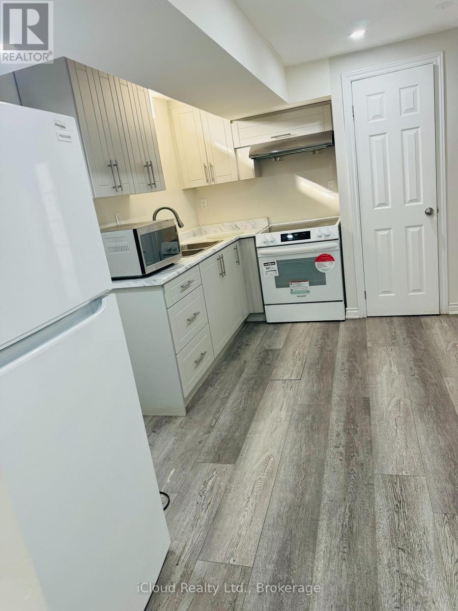 42 Williamson Drive, Brampton, Ontario  L7A 3L9 - Photo 3 - W13146594