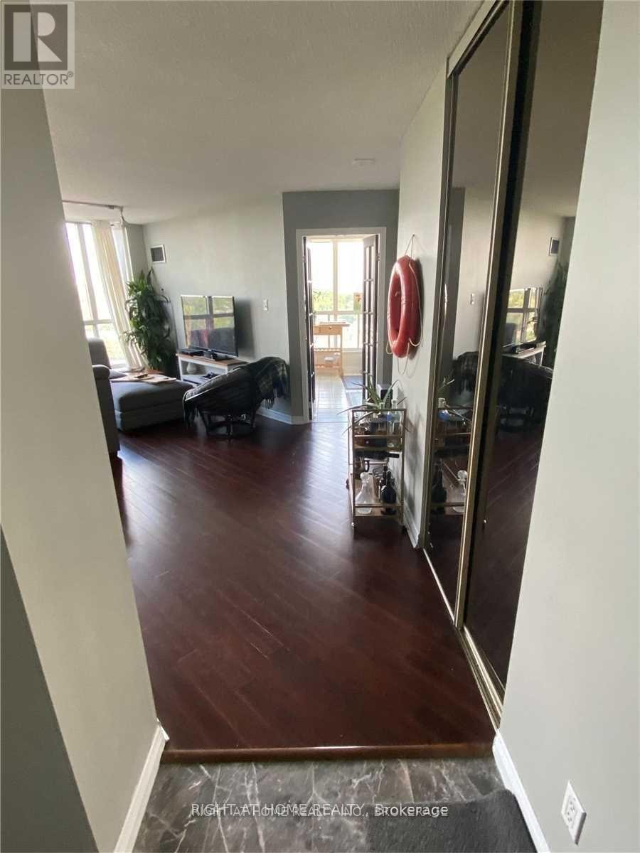 910 - 2285 Lake Shore Boulevard W, Toronto, Ontario  M8V 3X9 - Photo 2 - W13146614