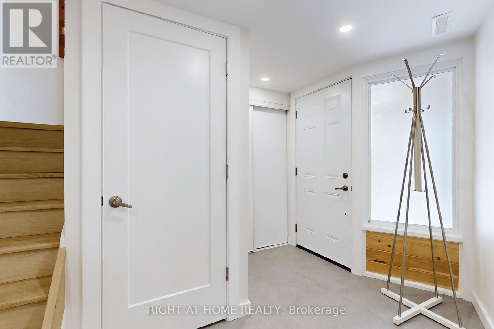 6 - 400 Bloor Street, Mississauga, Ontario  L5A 3M8 - Photo 2 - W13146618