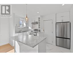 UPPER - 308 JANE STREET, Toronto, Ontario