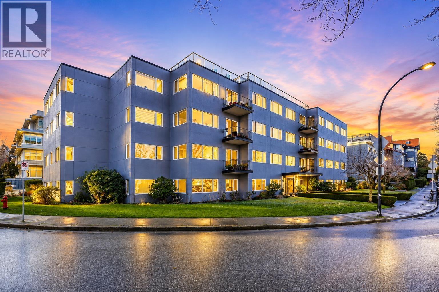 305 2430 Point Grey Road, Vancouver, British Columbia  V6K 1A2 - Photo 1 - R3125102