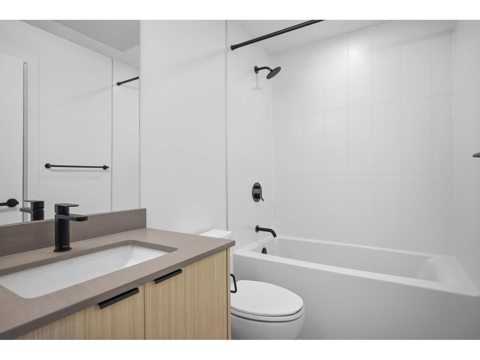 512 13455 94a Avenue, Surrey, British Columbia  V3V 0H3 - Photo 13 - R3125111