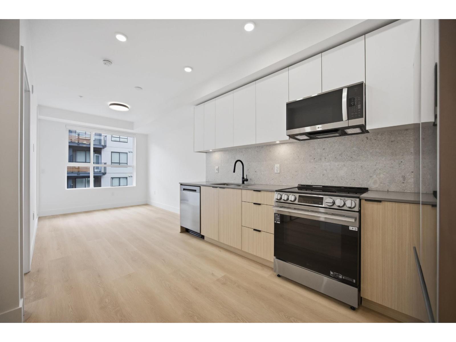 512 13455 94a Avenue, Surrey, British Columbia  V3V 0H3 - Photo 8 - R3125111