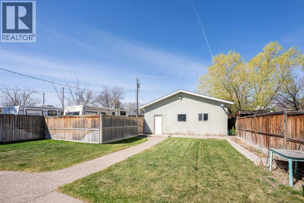 734 4 Street S, Lethbridge, Alberta  T1J 2B1 - Photo 18 - A2309984