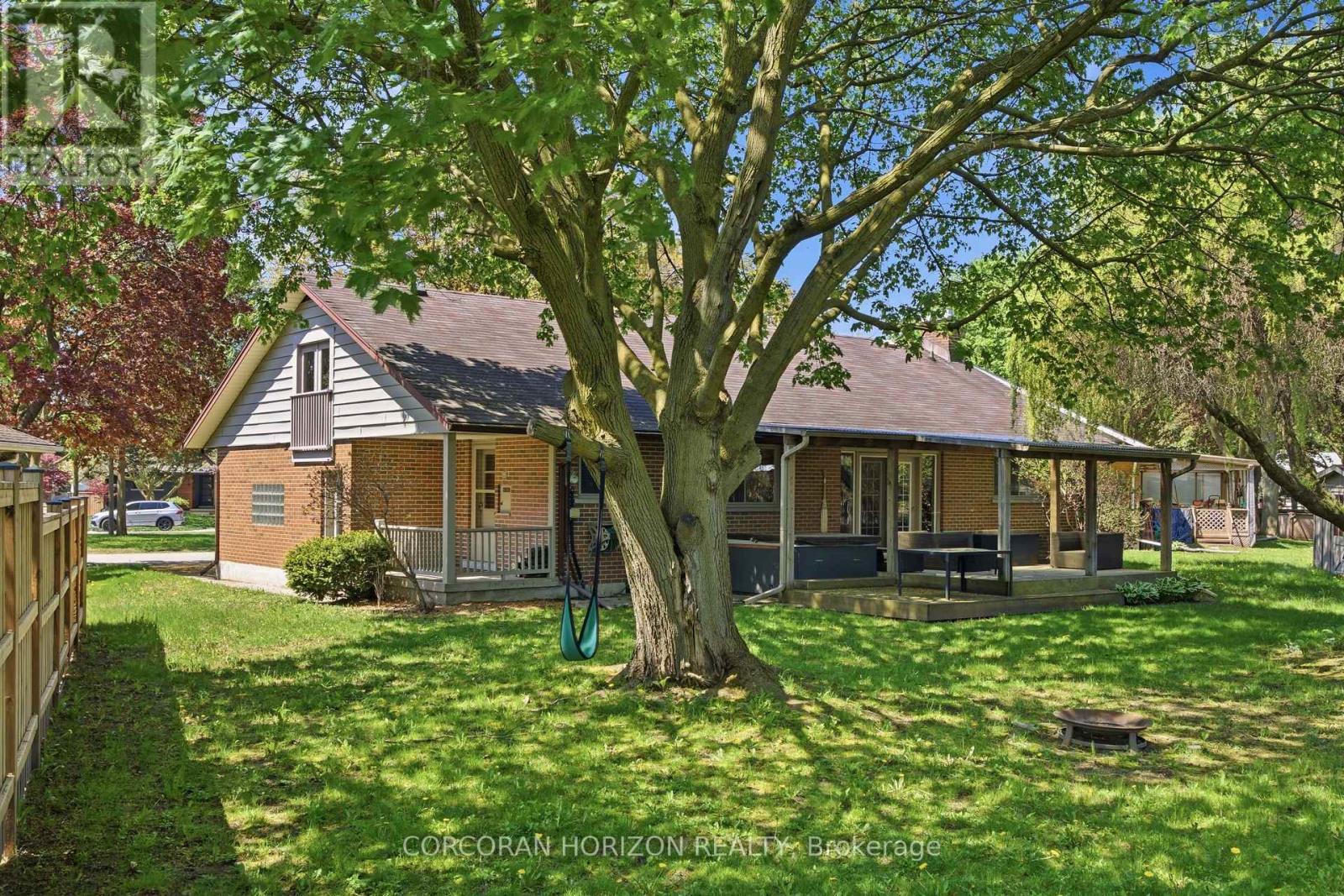 34 Yule Place, Kitchener, Ontario  N2B 2J8 - Photo 43 - X13146524