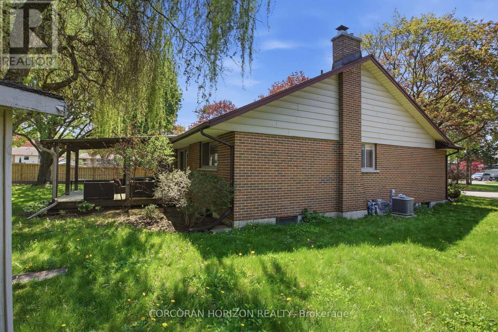 34 Yule Place, Kitchener, Ontario  N2B 2J8 - Photo 46 - X13146524