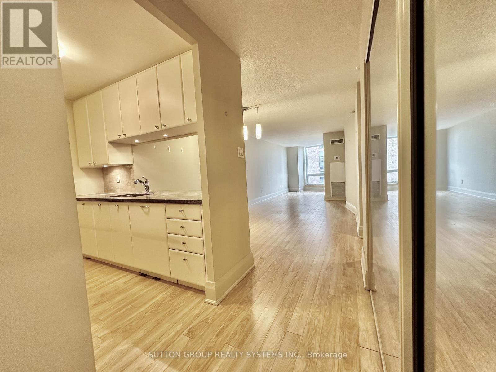 1908 - 1055 Bay Street, Toronto, Ontario  M5S 3A3 - Photo 10 - C13146162