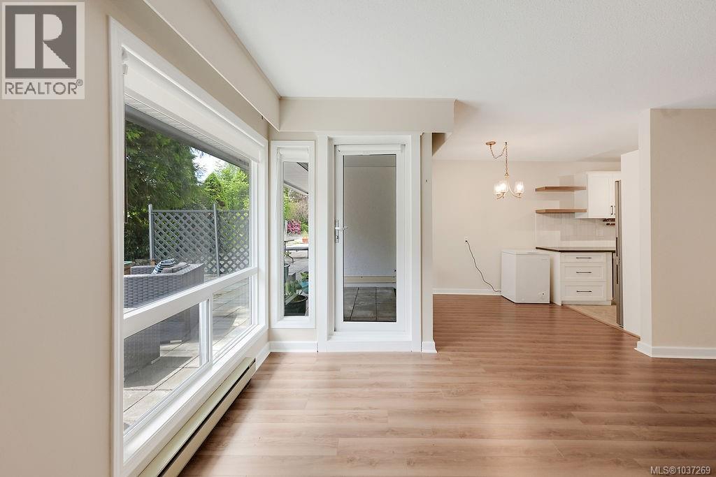105 1725 Cedar Hill Cross Rd, Saanich, British Columbia  V8P 2P8 - Photo 7 - 1037269