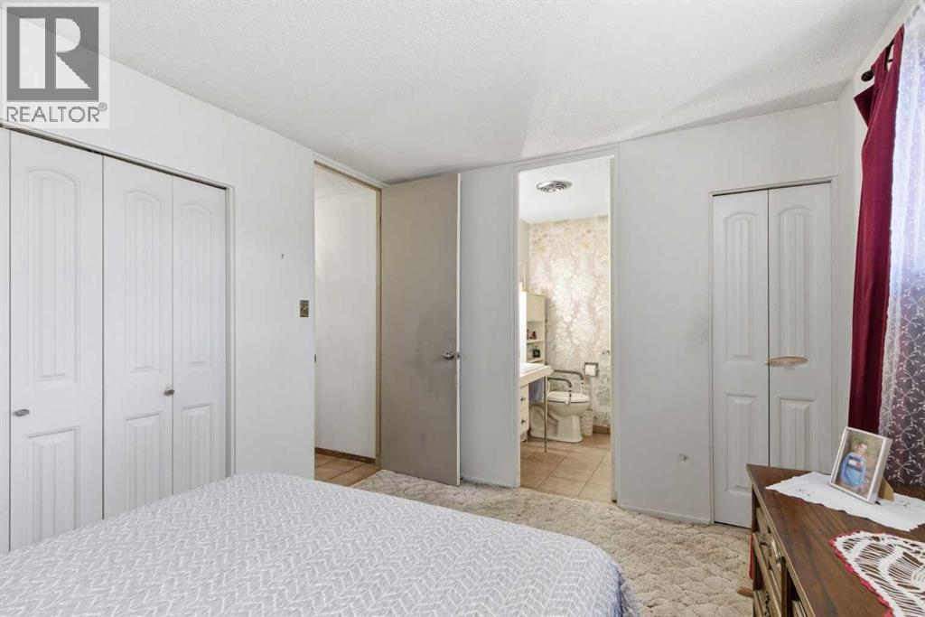 6004 Lloyd Crescent Sw, Calgary, Alberta  T3E 5V7 - Photo 17 - A2312280