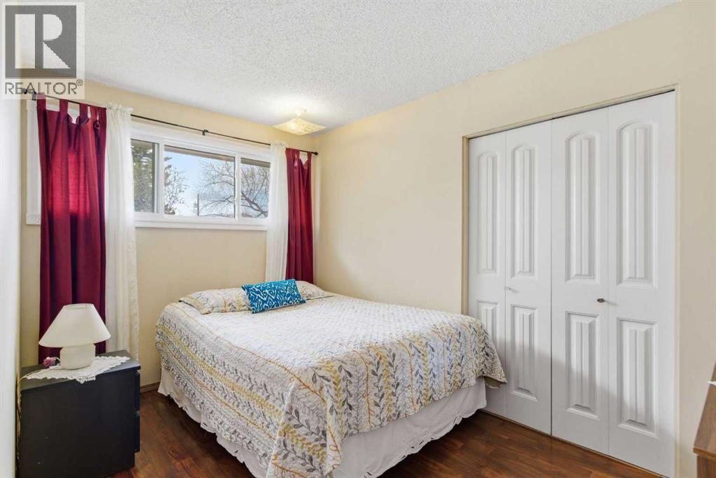 6004 Lloyd Crescent Sw, Calgary, Alberta  T3E 5V7 - Photo 19 - A2312280