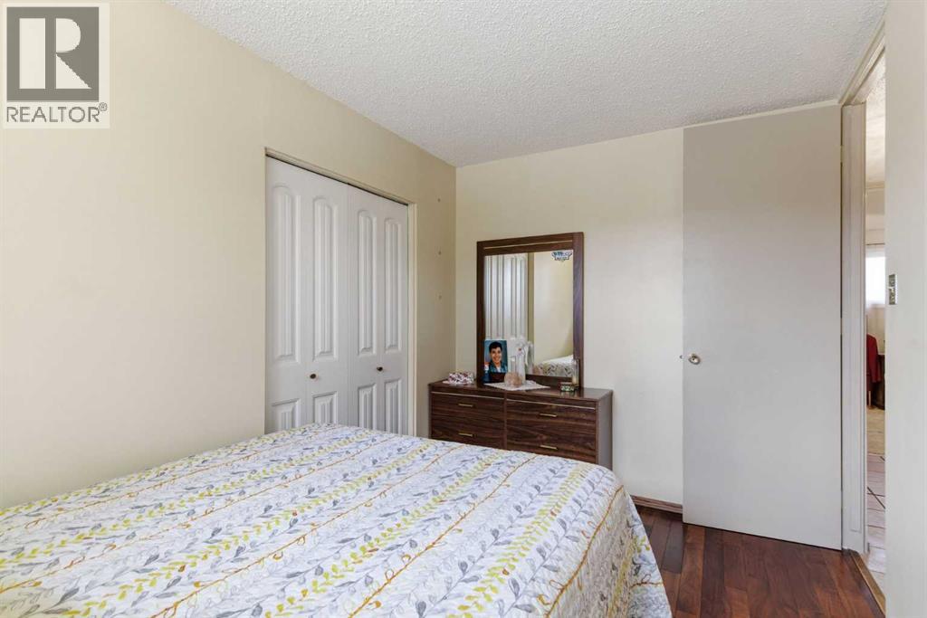 6004 Lloyd Crescent Sw, Calgary, Alberta  T3E 5V7 - Photo 20 - A2312280